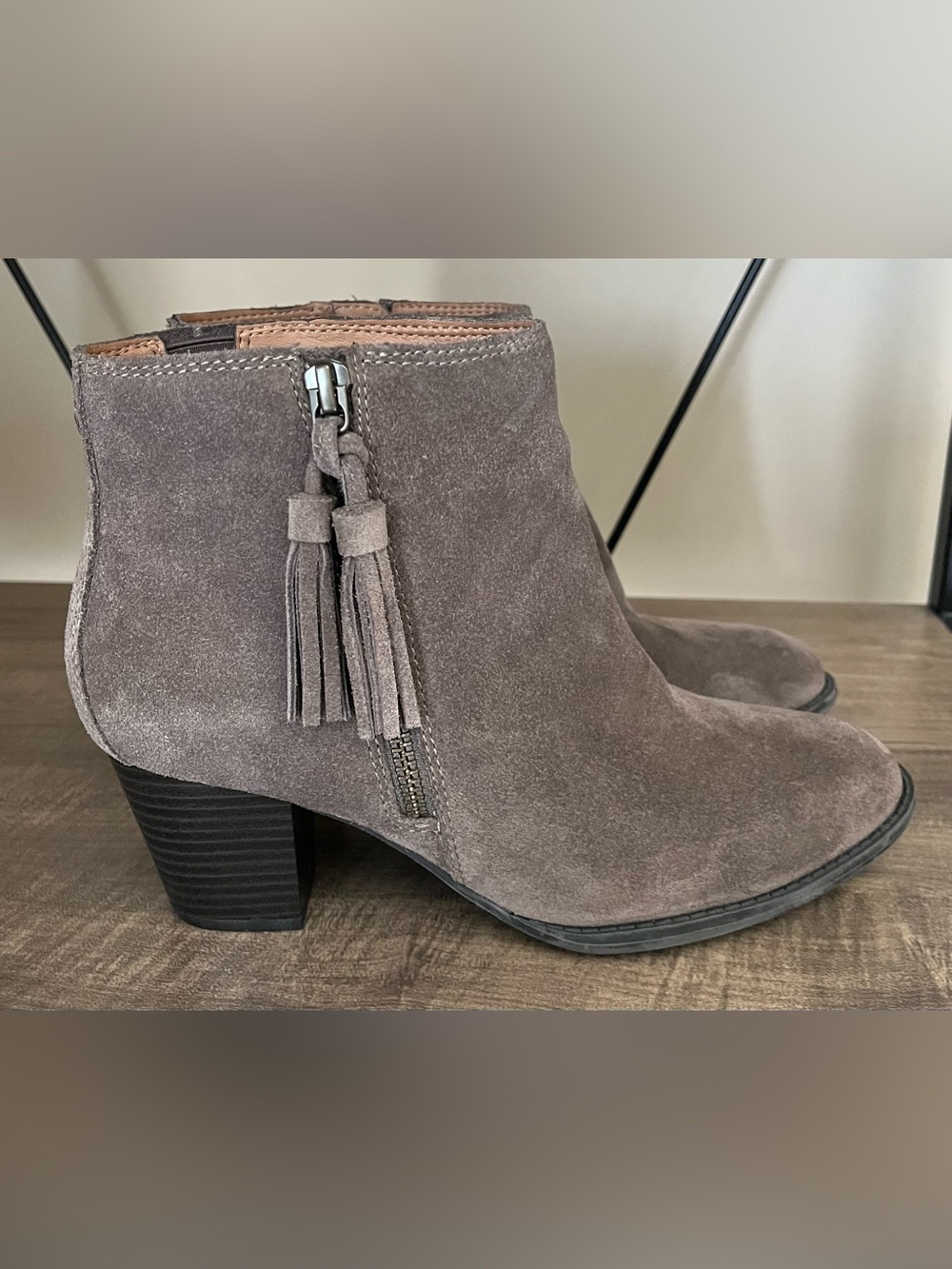 Vionic Madeline Suede Ankle Boots Size 8